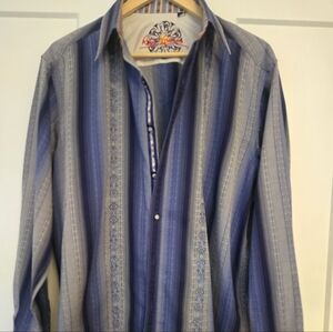 Robert Graham Men's Blue and Gray Patterned Shirt